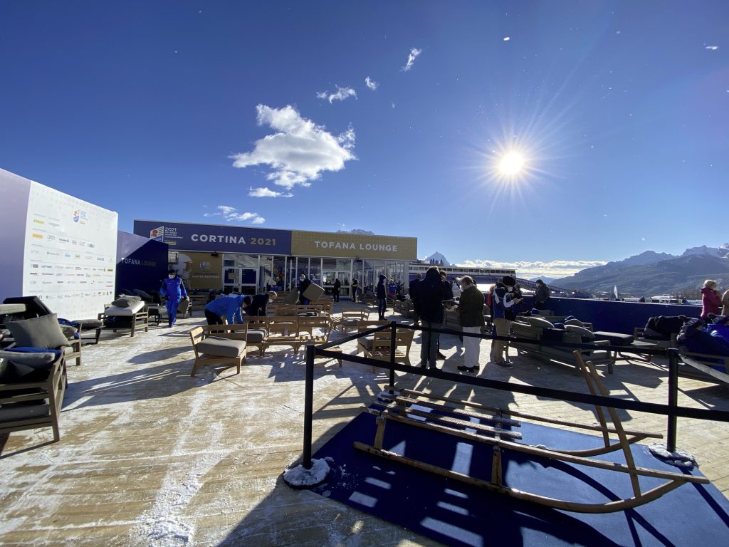 la tofana lounge installata da Eurostands in occasione dei mondiali di sci di cortina 2021