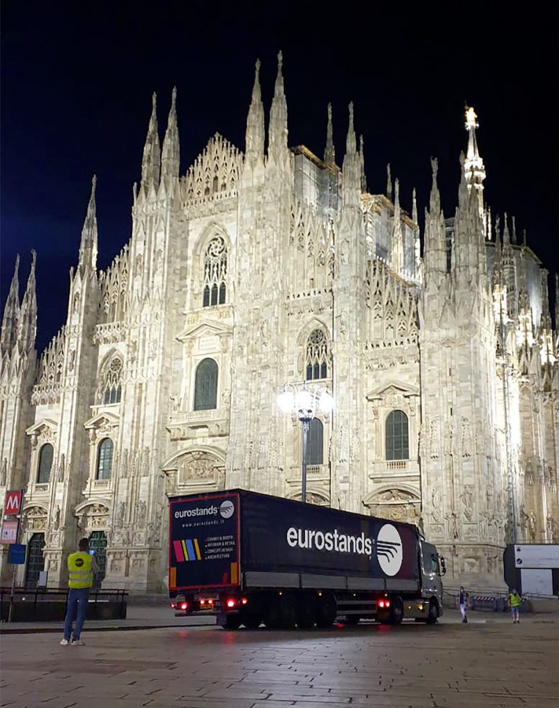 Allestimento green Eurostands Milano Monza Motor Show_fronte duomo