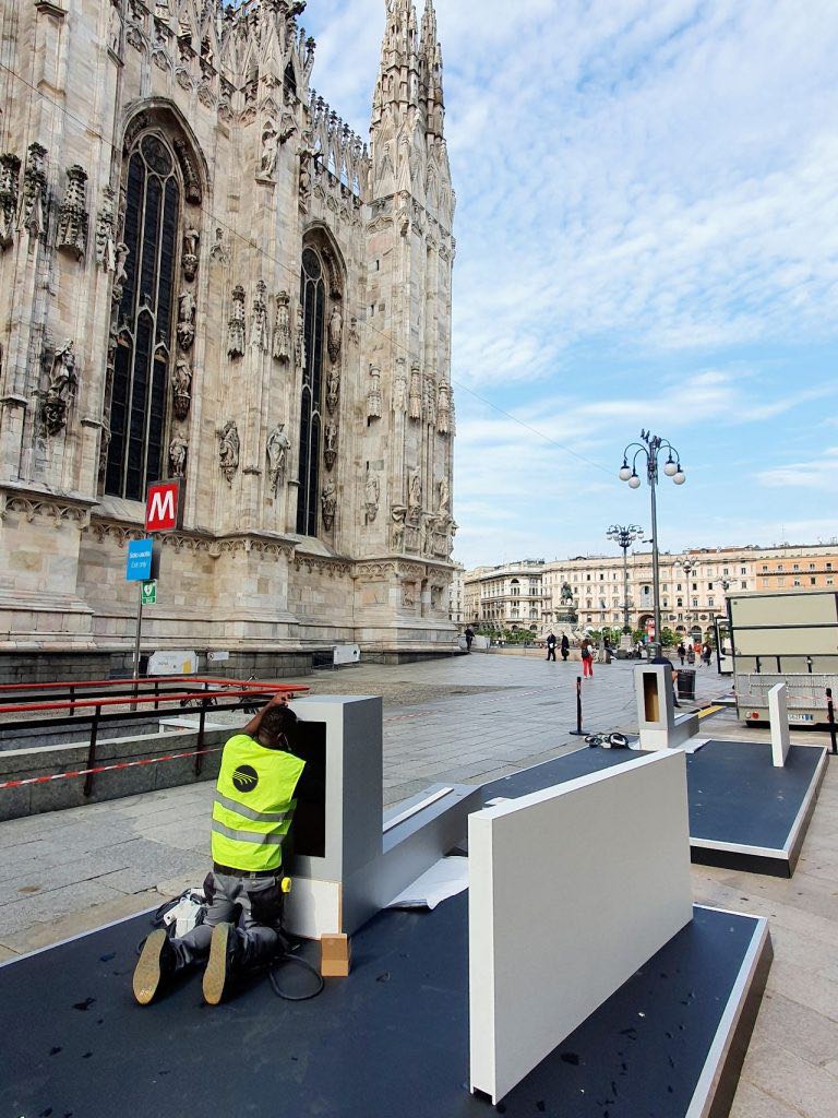 Fase-Allestimento-green-Eurostands-Milano-Monza-Motor-Show_duomo